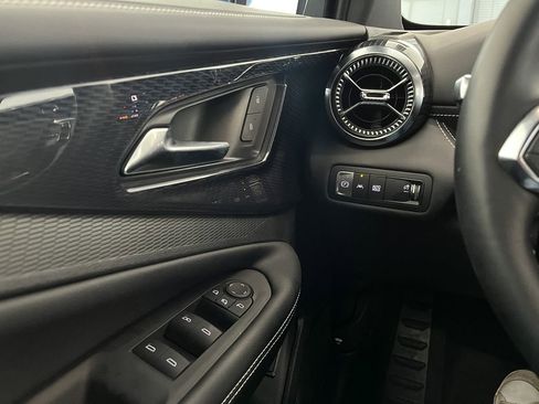 Certified 2025 Chevrolet Blazer EV LT image 16