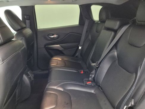 Used 2020 Jeep Cherokee Latitude Plus FWD image 18