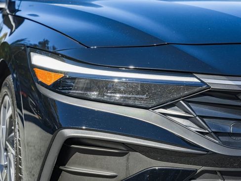 Certified 2025 Hyundai Elantra Sport image 10