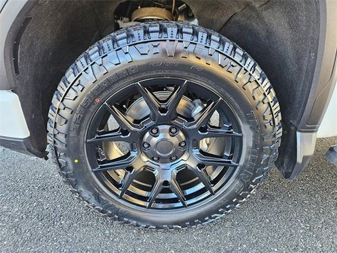 Used 2022 GMC Sierra 1500 Elevation image 9