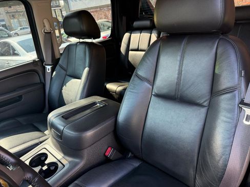 Used 2013 Chevrolet Avalanche LT w/ Suspension Package, Off-Road image 6