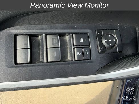 Used 2022 Toyota RAV4 Limited FWD image 10
