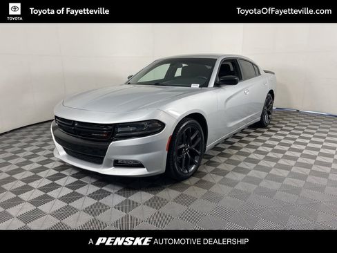 Used 2019 Dodge Charger SXT image 1