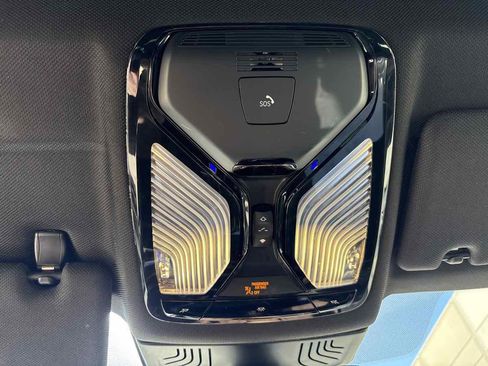 Used 2019 BMW 540i w/ M Sport Package image 30