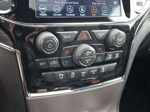 Certified 2021 Jeep Grand Cherokee Limited AWD/4WD image 21