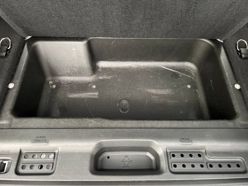 Used 2024 Jeep Wrangler Unlimited Sahara AWD/4WD image 36