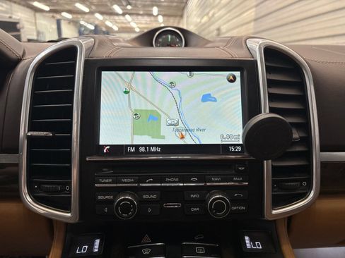 Used 2015 Porsche Cayenne Turbo AWD/4WD image 19