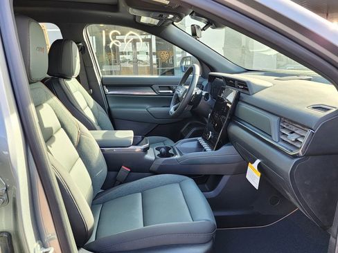 New 2026 GMC Terrain AT4 w/ Convenience Package III image 38