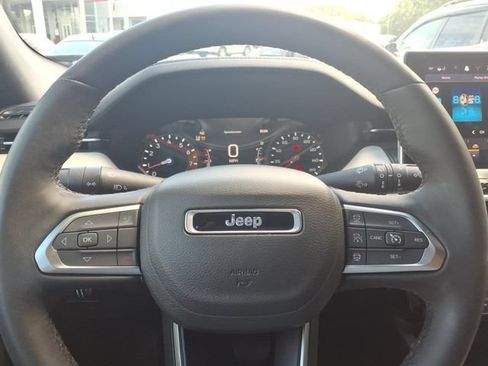 Used 2025 Jeep Compass Limited AWD/4WD image 21