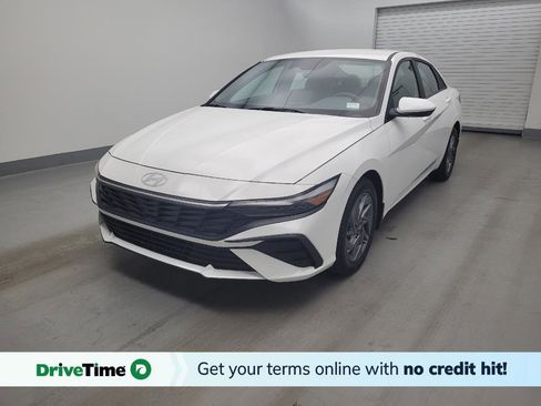 Used 2024 Hyundai Elantra SEL FWD image 1