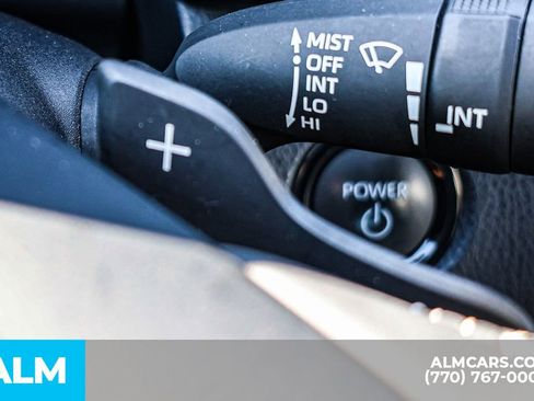 Used 2025 Toyota Camry SE image 35