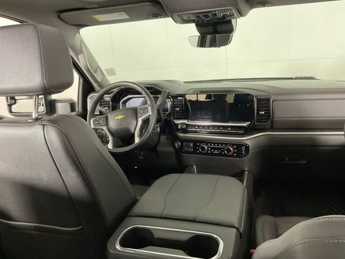 Used 2025 Chevrolet Silverado 2500 LTZ w/ LTZ Convenience Package image 16