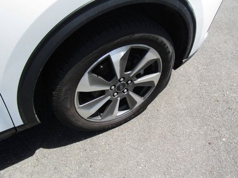 Used 2024 Ford Escape Platinum AWD/4WD image 31