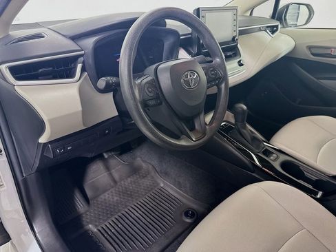 Used 2022 Toyota Corolla LE image 9