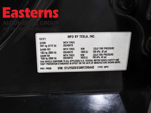 Used 2021 Tesla Model Y Long Range AWD/4WD image 30