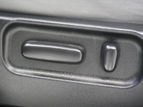 Used 2020 Toyota Tacoma SR5 RWD image 13