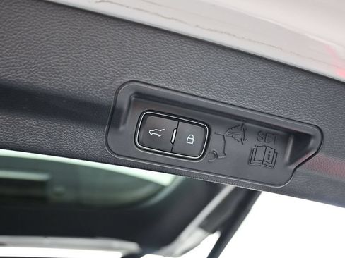 Used 2021 Ford Explorer Limited w/ Equipment Group 301A AWD/4WD image 29