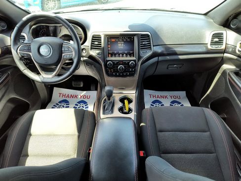 Used 2016 Jeep Grand Cherokee Laredo 75th Anniversary image 22