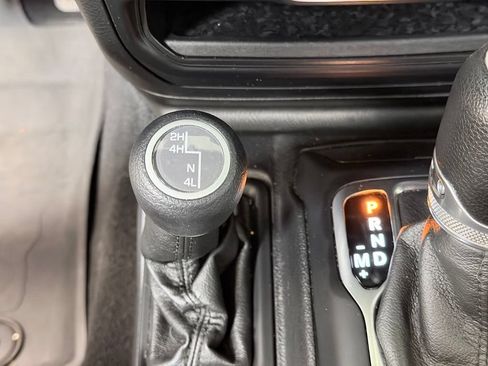 Used 2021 Jeep Gladiator Sport AWD/4WD image 45
