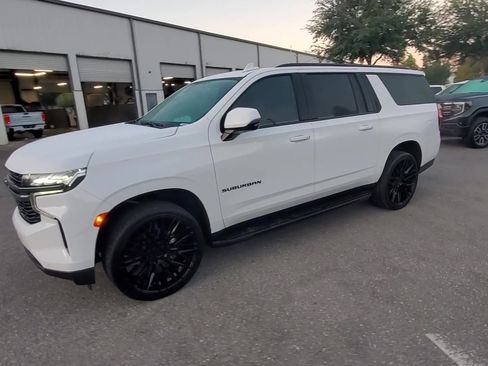 Used 2022 Chevrolet Suburban RST w/ Luxury Package image 39