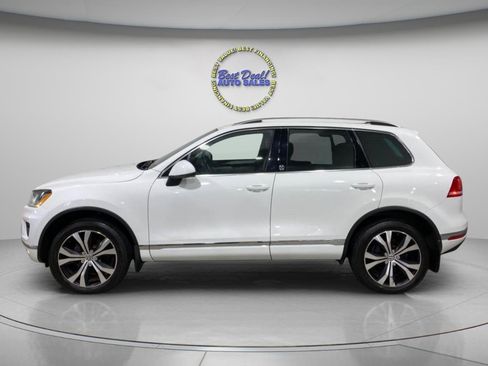 Used 2017 Volkswagen Touareg Wolfsburg Edition AWD/4WD image 2