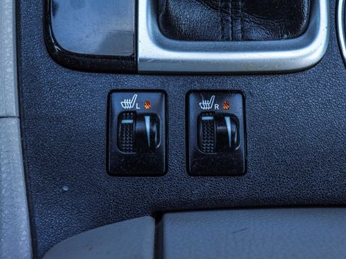 Used 2015 Toyota Highlander XLE AWD/4WD image 12