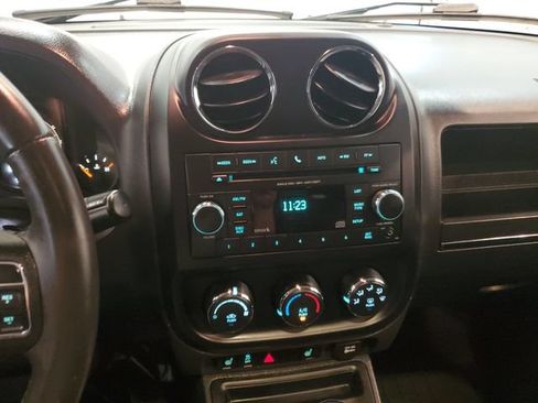 Used 2016 Jeep Patriot High Altitude AWD/4WD image 18