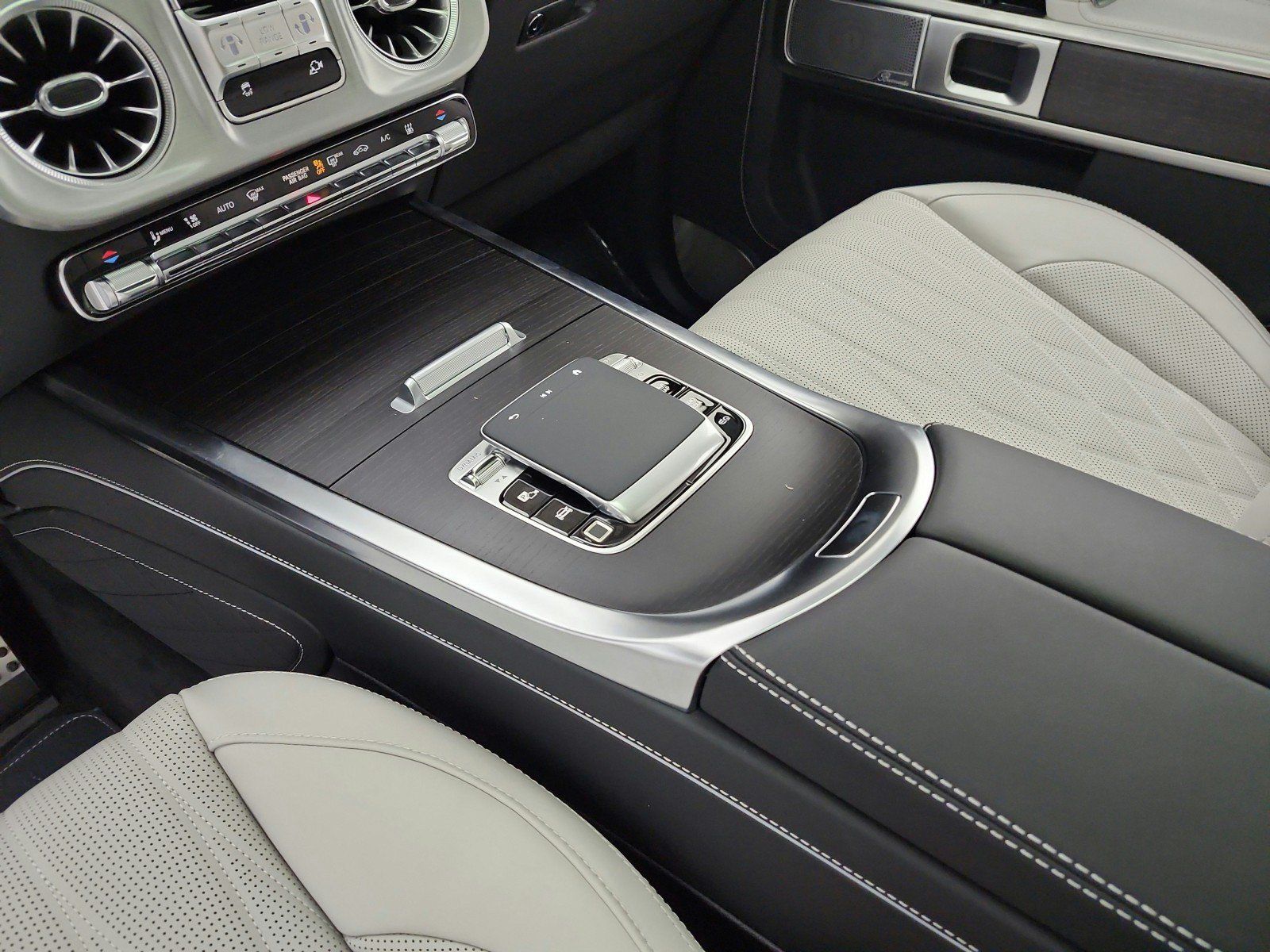 New 2027 Mercedes-Benz G 580 e image 10