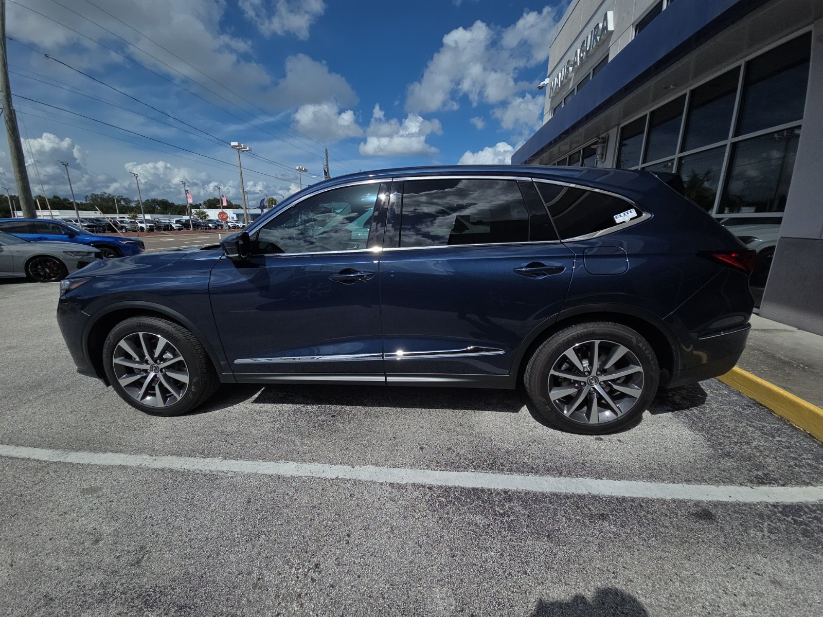 Used 2026 Acura MDX w/ Technology Package FWD image 8