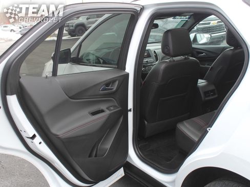 Certified 2022 Chevrolet Equinox RS w/ LPO, Floor Liner Package image 21