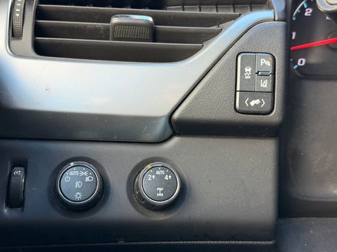 Used 2015 Chevrolet Tahoe LT image 29