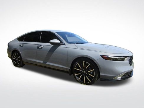 Used 2023 Honda Accord Touring image 5