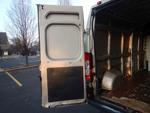 Used 2014 RAM ProMaster 2500 w/ Interior Convenience Group image 23
