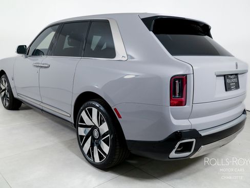 New 2026 Rolls-Royce Cullinan image 7