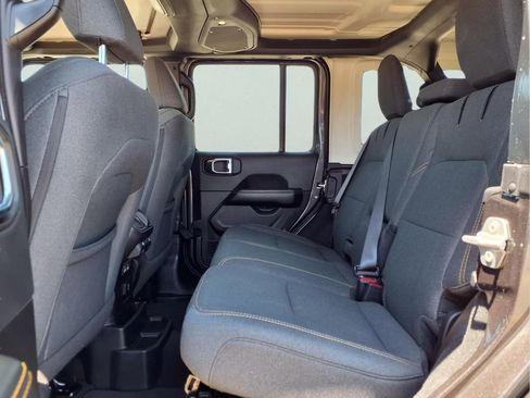 Used 2025 Jeep Wrangler Unlimited Sahara AWD/4WD image 13