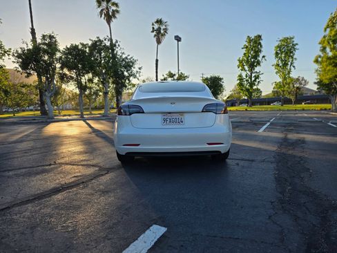 Used 2019 Tesla Model 3 Mid Range RWD image 4