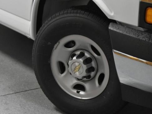 New 2026 Chevrolet Express 2500 w/ Driver Convenience Package RWD image 4