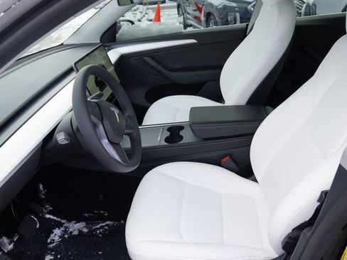 Used 2025 Tesla Model Y Long Range image 15