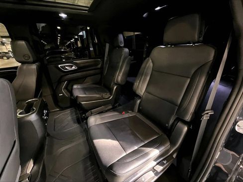 Used 2023 Chevrolet Tahoe Z71 w/ Luxury Package AWD/4WD image 15