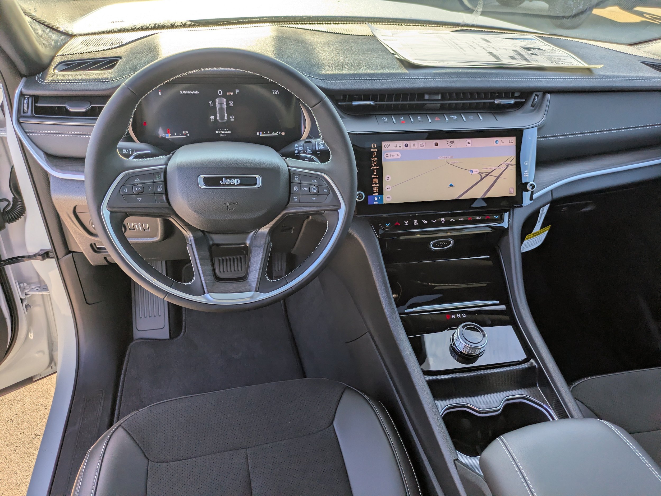 New 2027 Jeep Grand Cherokee Altitude RWD image 10
