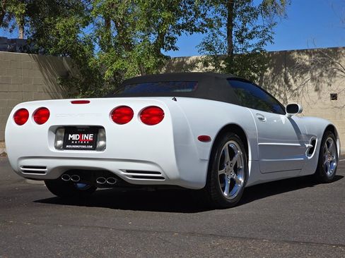 Used 2004 Chevrolet Corvette Convertible w/ Preferred Equipment Group RWD image 11