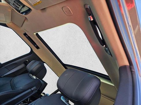 Used 2025 Land Rover Range Rover Long Wheelbase Autobiography image 15