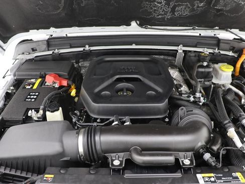 Used 2024 Jeep Wrangler Unlimited Rubicon 4xe image 13