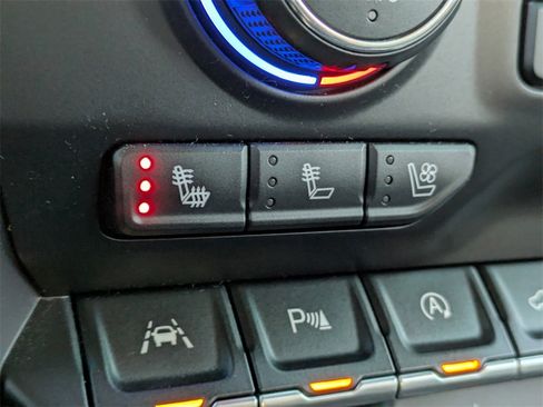 Used 2020 Chevrolet Silverado 1500 LTZ w/ LTZ Premium Package image 22