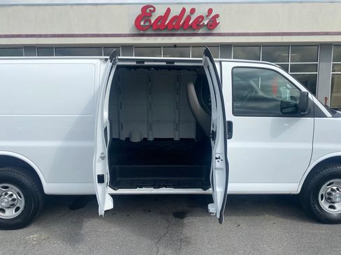 Used 2014 Chevrolet Express 3500 Extended RWD image 20