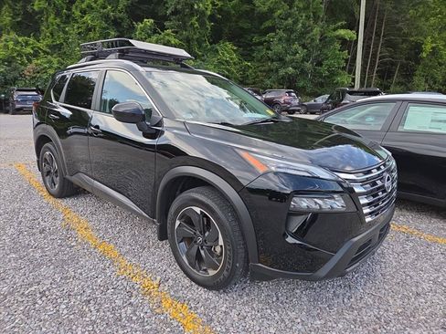 Used 2024 Nissan Rogue SV w/ SV Premium Package AWD/4WD image 3