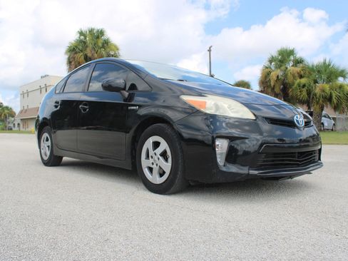 Used 2012 Toyota Prius Three FWD image 17