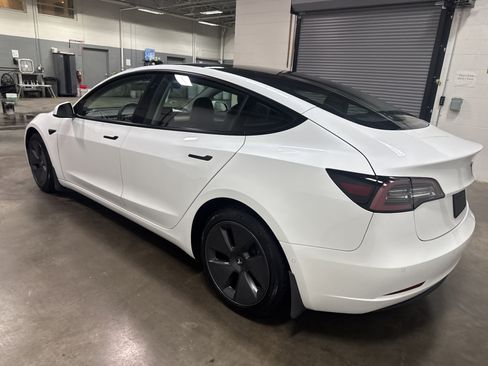 Used 2022 Tesla Model 3 Long Range AWD/4WD image 5