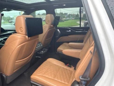 Used 2021 Cadillac Escalade Sport w/ Driver Assist Tech Package AWD/4WD image 6