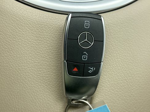 Used 2022 Mercedes-Benz GLC 300 4MATIC image 10